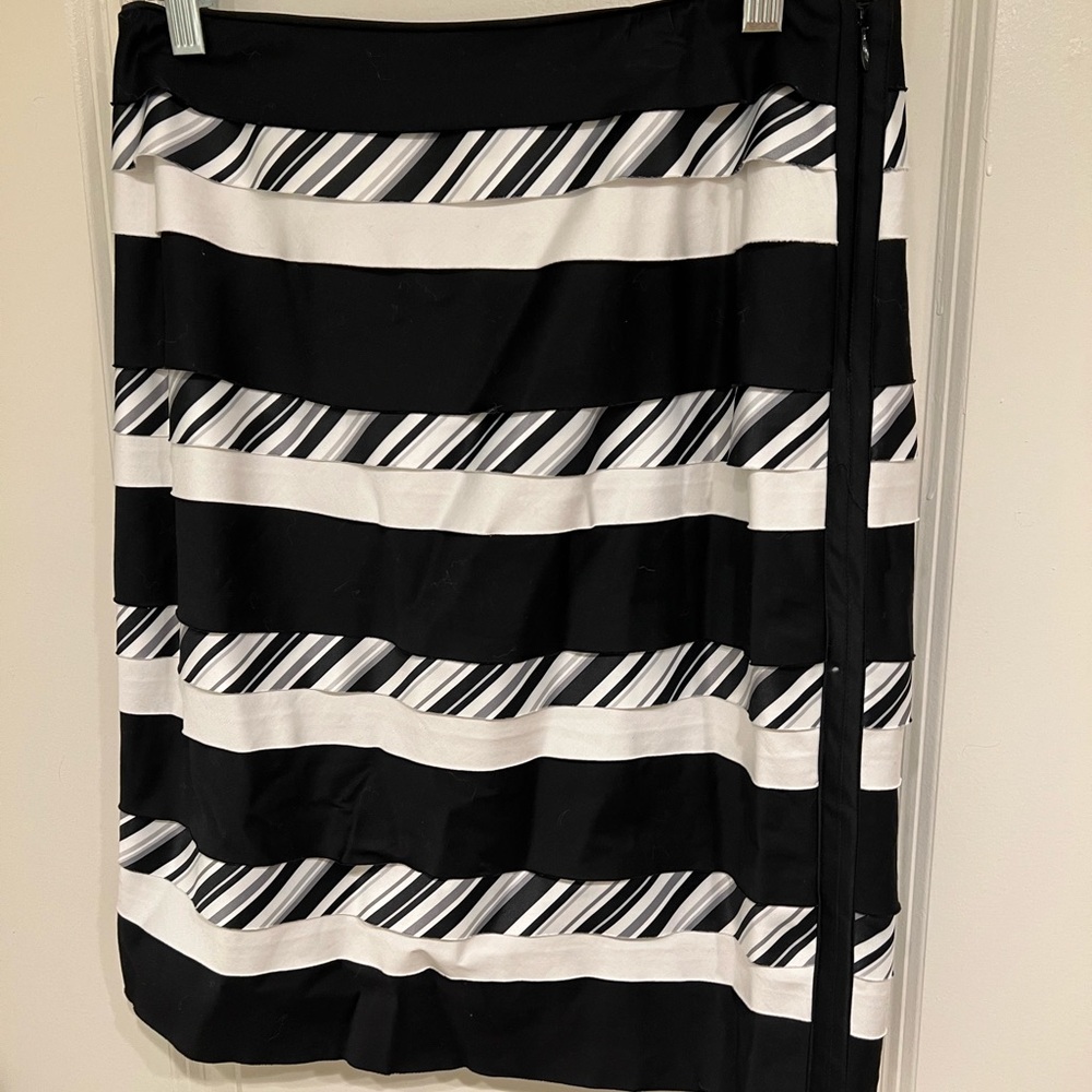 New Black and White Striped Skirt